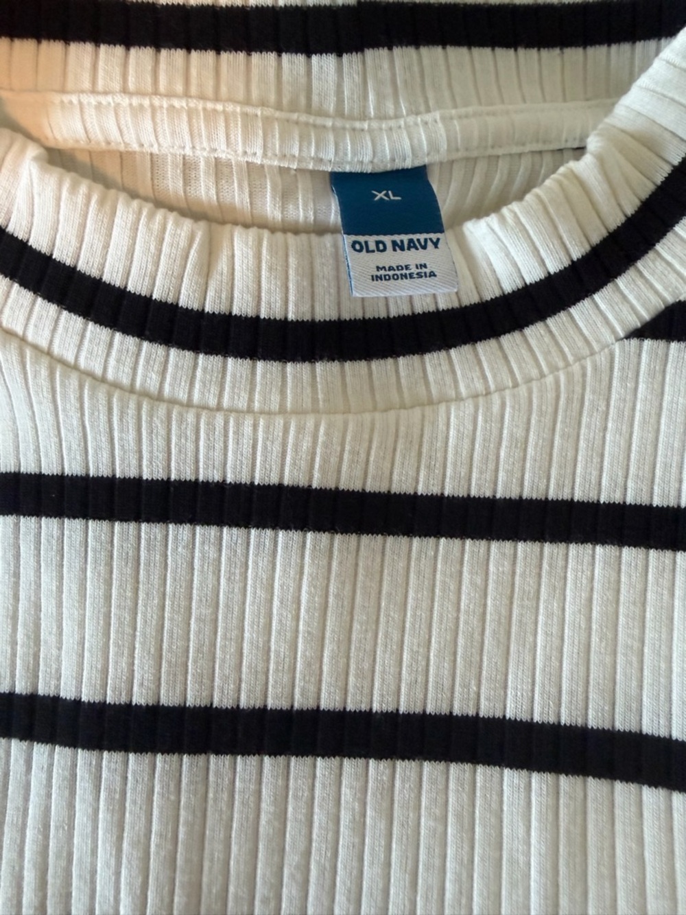 040 Old Navy Black and White Striped Ribbed Tank - Picture 3 of 4